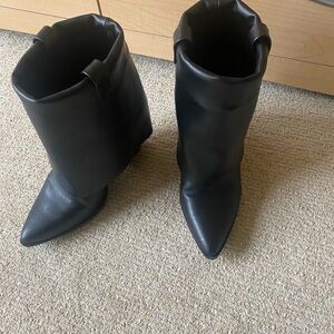 Black Madden Girl fold down boot sz 9